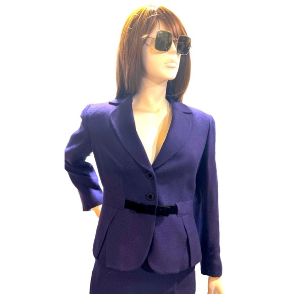 TAHARI Arthur S. Levine 2 Piece Suit - Picture 4 of 4